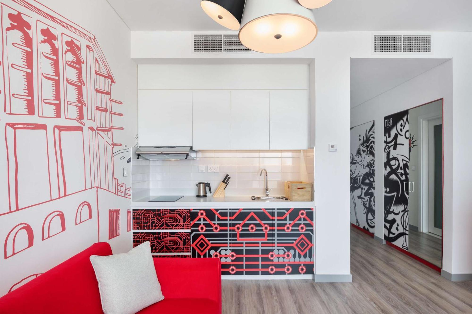 Готель Radisson Red Silicon Oasis