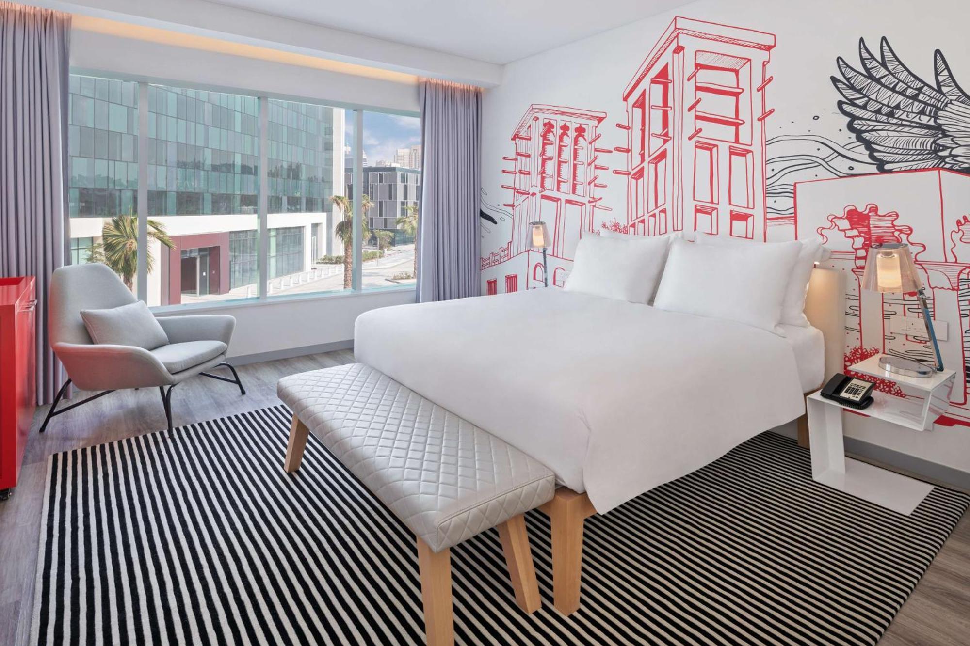 Готель Radisson Red Silicon Oasis 4*