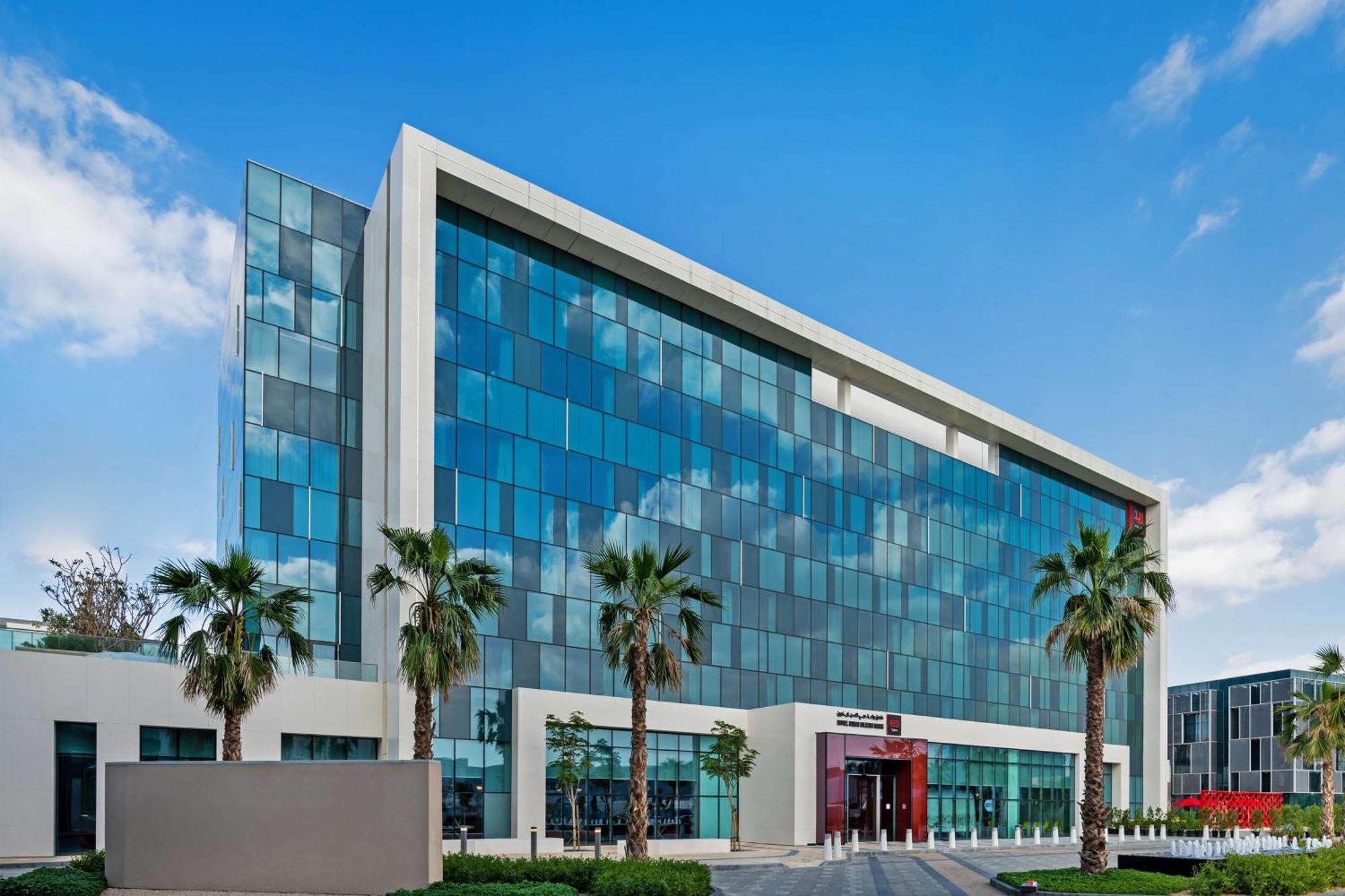 Radisson Red Silicon Oasis 4* Дубай