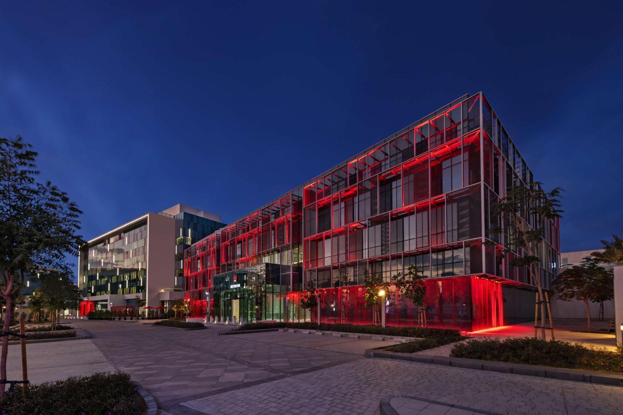 Radisson Red Silicon Oasis Готель Дубай