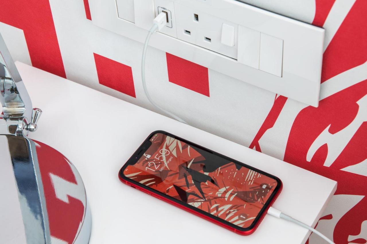 Radisson Red Silicon Oasis 4*