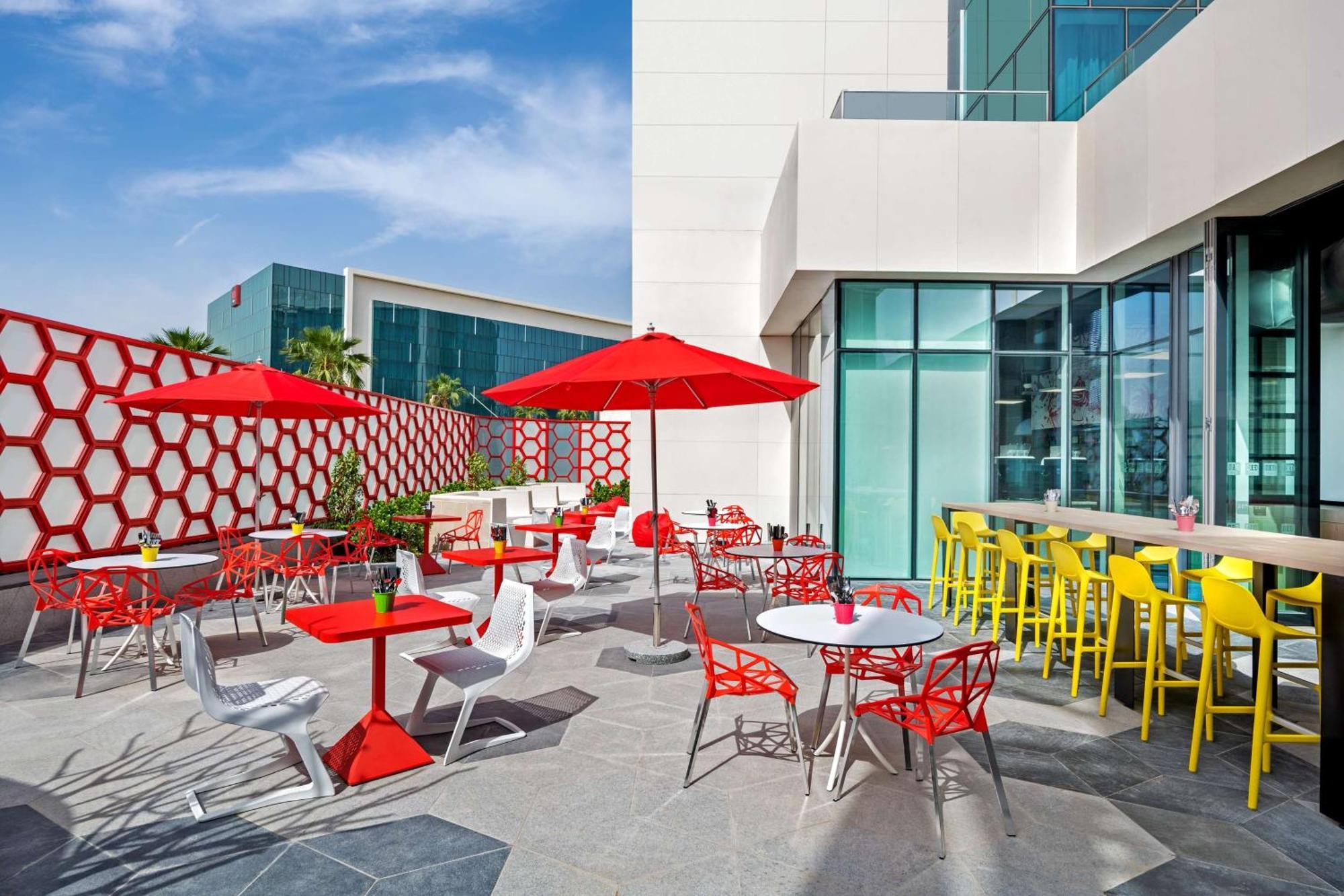 Radisson Red Silicon Oasis होटल Dubai